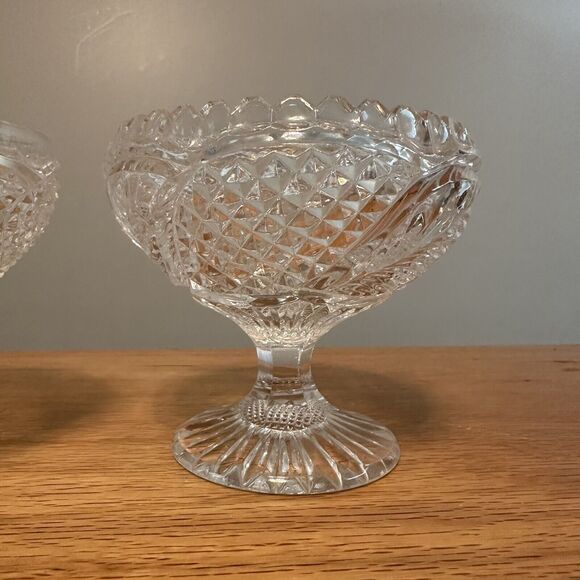 Three Vintage Pedestal Bowls Clear Glass Diamond Floral Pattern - Picture 5 of 5